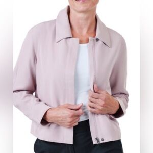 United Colors of Benetton Soft Pink Lightweight Jacket ✨🧥
NWT- Size XL